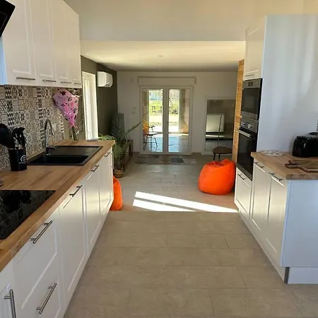 5 Chambres, Piscine Interieure, Proche Du Der *