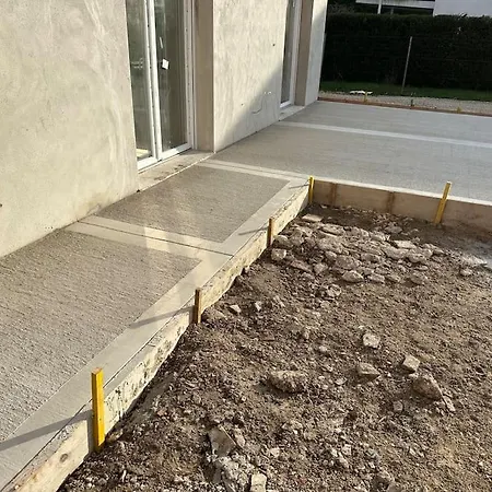 5 Chambres, Piscine Interieure, Proche Du Der * Frignicourt